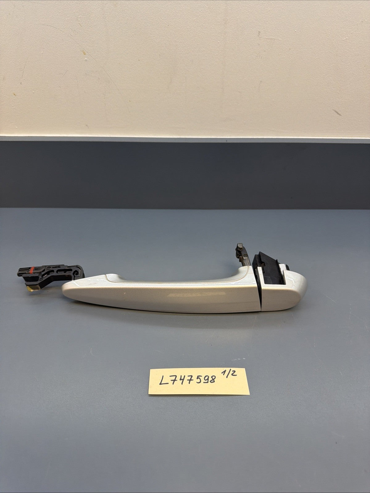 2007-13 BMW E90 E70 FRONT RIGHT DOOR EXTERIOR HANDLE 7138248 SILVER Keyless