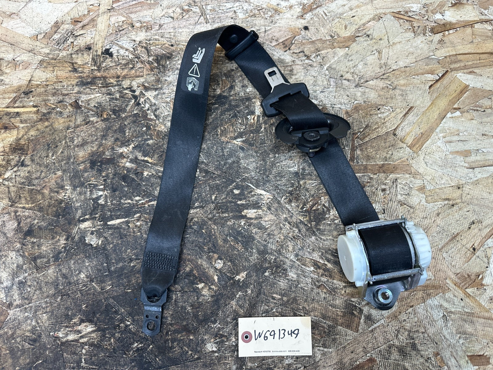 BMW 03-10 E83 X3 FRONT RIGHT PASSANGER SEAT BELT RETRACTOR BLACK OEM 34003072