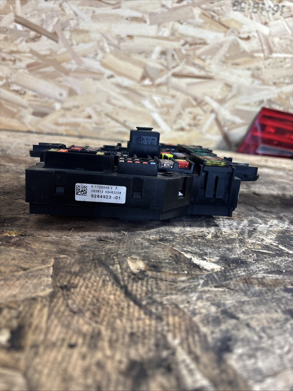 2011-2016 BMW F10 5 Series 528 535 550 Rear Fuse Distribution Box 9264923-01 OEM