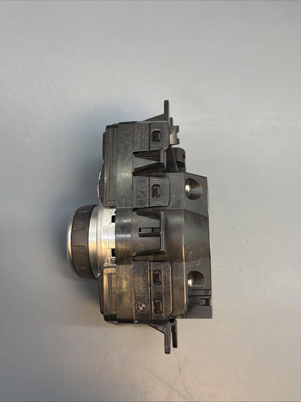 07-14 BMW E70 E71 E72 E60 E63 E81 E88 E90 E92 E84 X5 Media CONTROL 9205177