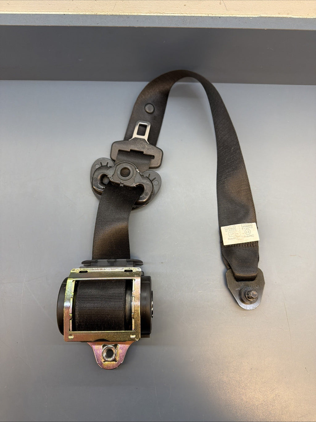 04-10 BMW E60 525i 530i 535i Passenger Right Front Seat Belt Retractor OEM