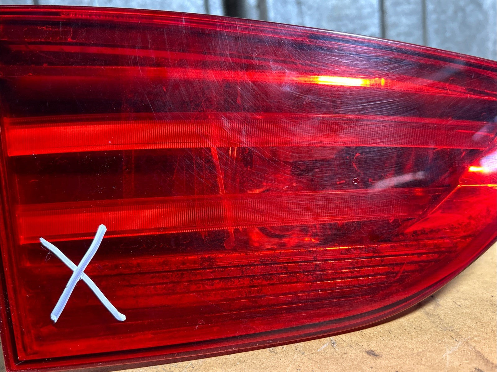 2012-2015 BMW X1 E84 LEFT SIDE DRIVER INNER TAIL LIGHT OEM 2990113 *NOTE*