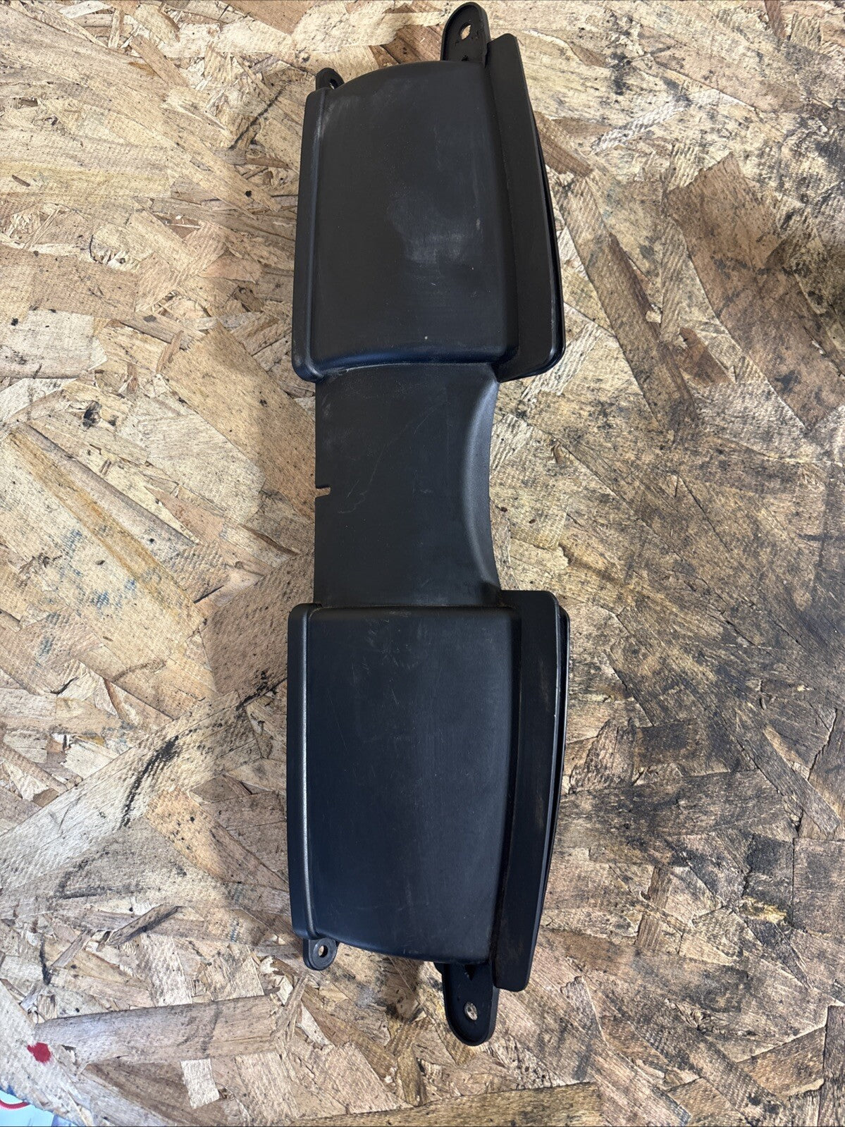 06-13 BMW E90 325 328I 335I FRONT HOOD AIR INTAKE SUCTION DUCT VENT 7541738 OEM