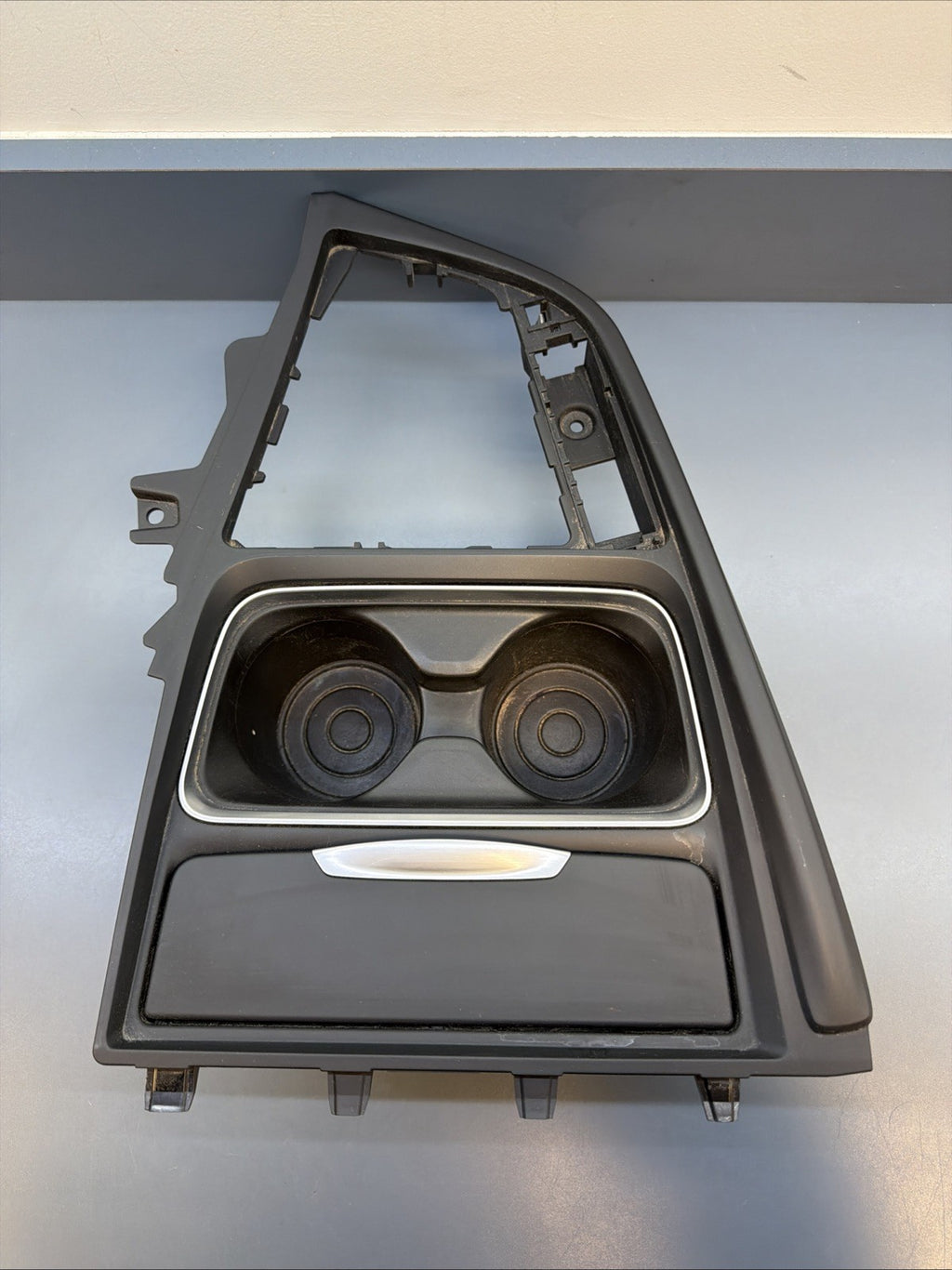 12-18 BMW F30 320i xDrive Center Console Cup Holder Ashtray Panel Trim Oem