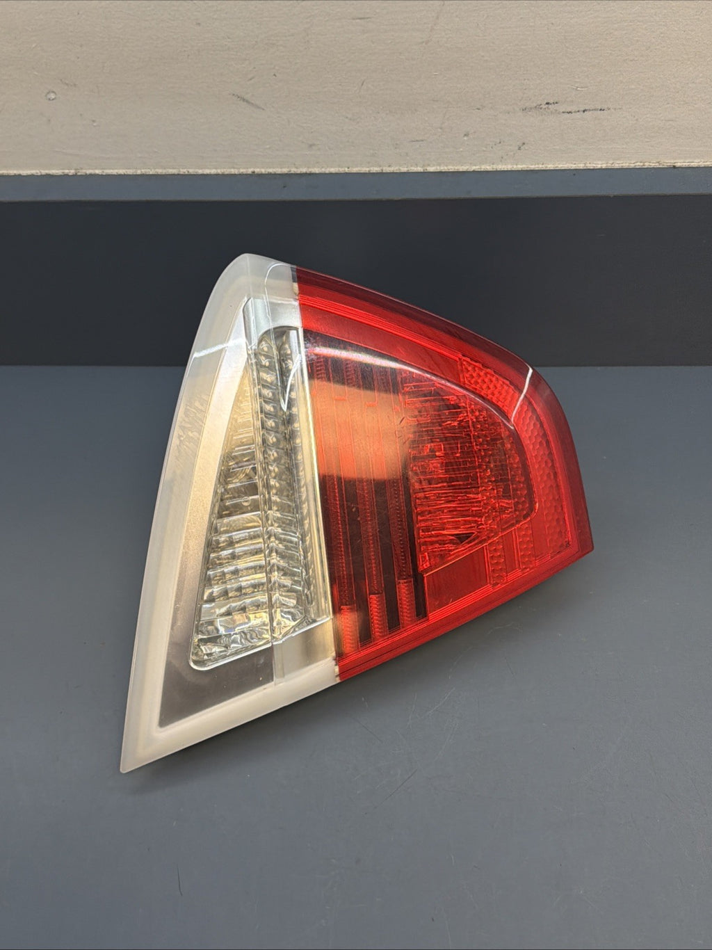 06-08 BMW E90 328i 330i 335i M3 Sedan Driver Left Trunk Inner Tail Light 6937459
