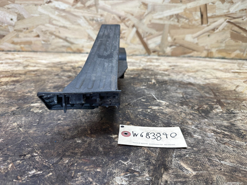 BMW E60 E90 E92 E83 3 5 SERIES X3 THROTTLE ACCLERATOR GAS PEDAL OEM 6772645