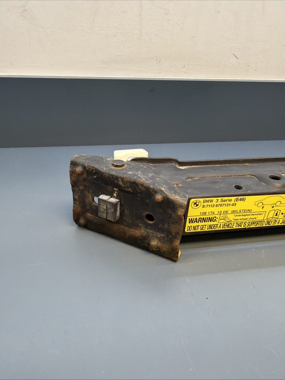 BMW E46 Trunk Jack Lifting Tool 6757131 OEM 99-06 323 325 328 330 M3