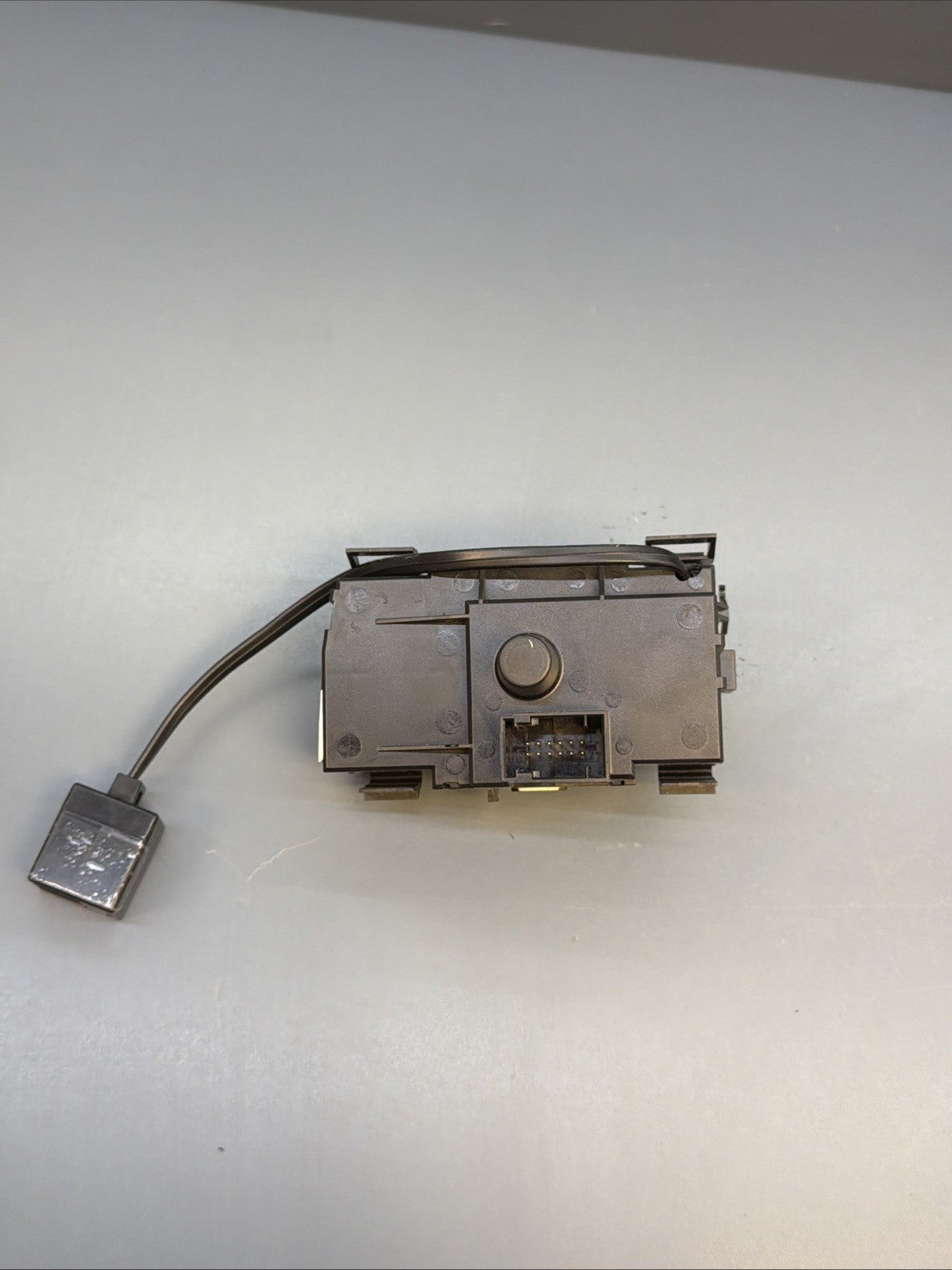 BMW E82 E88 E90 E91 E84 X1 335I XDRIVE 328I HEADLIGHT SWITCH UNIT 9169398