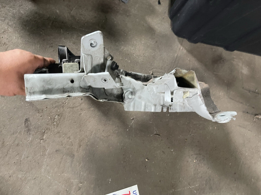 07-11 BMW E92 E93 M3 Front Left Fender Apron SECTION OEM