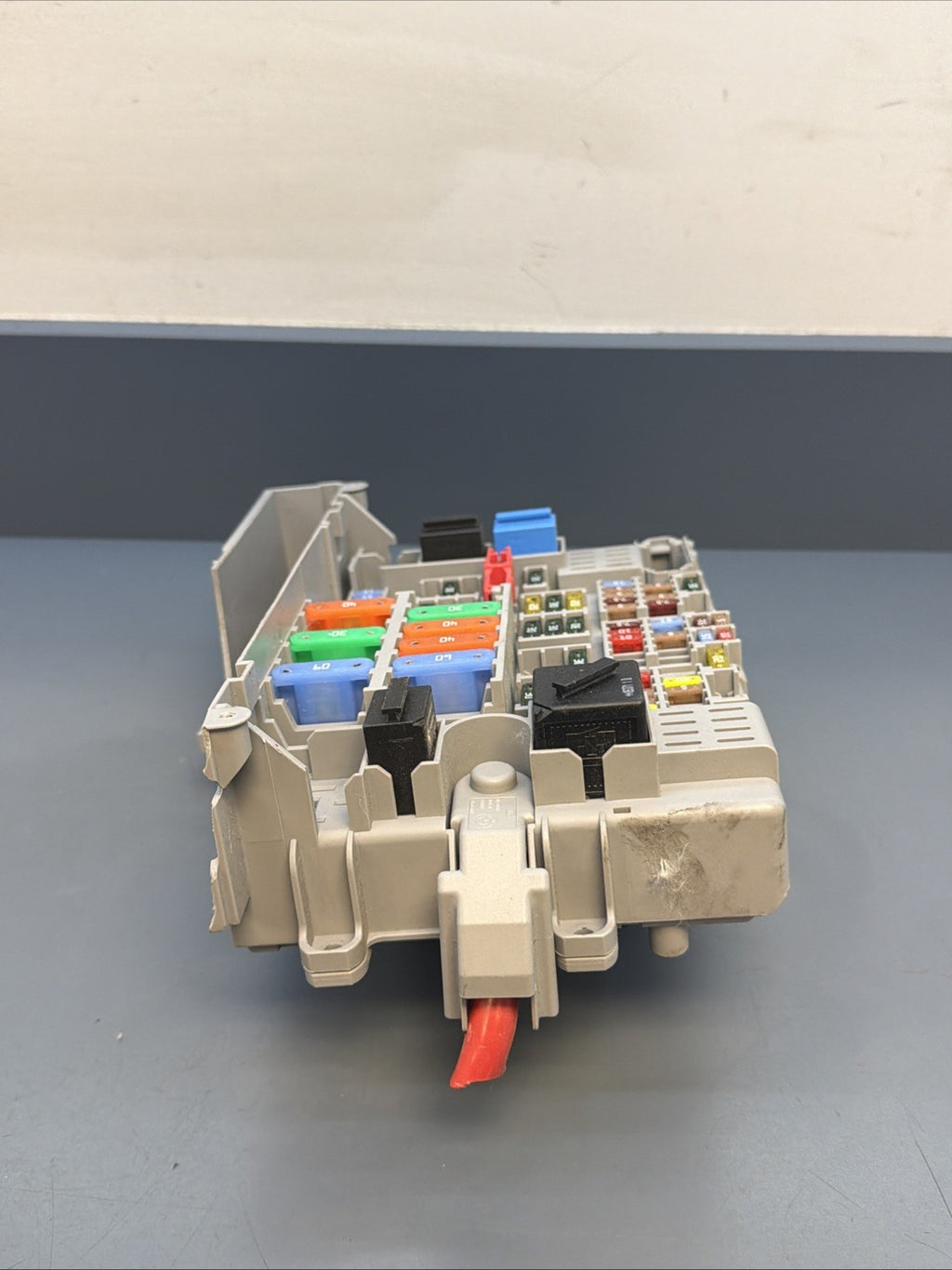 2006-2008 BMW 330i E90 Power Distribution Fuse Relay Box 6906622 61146906622