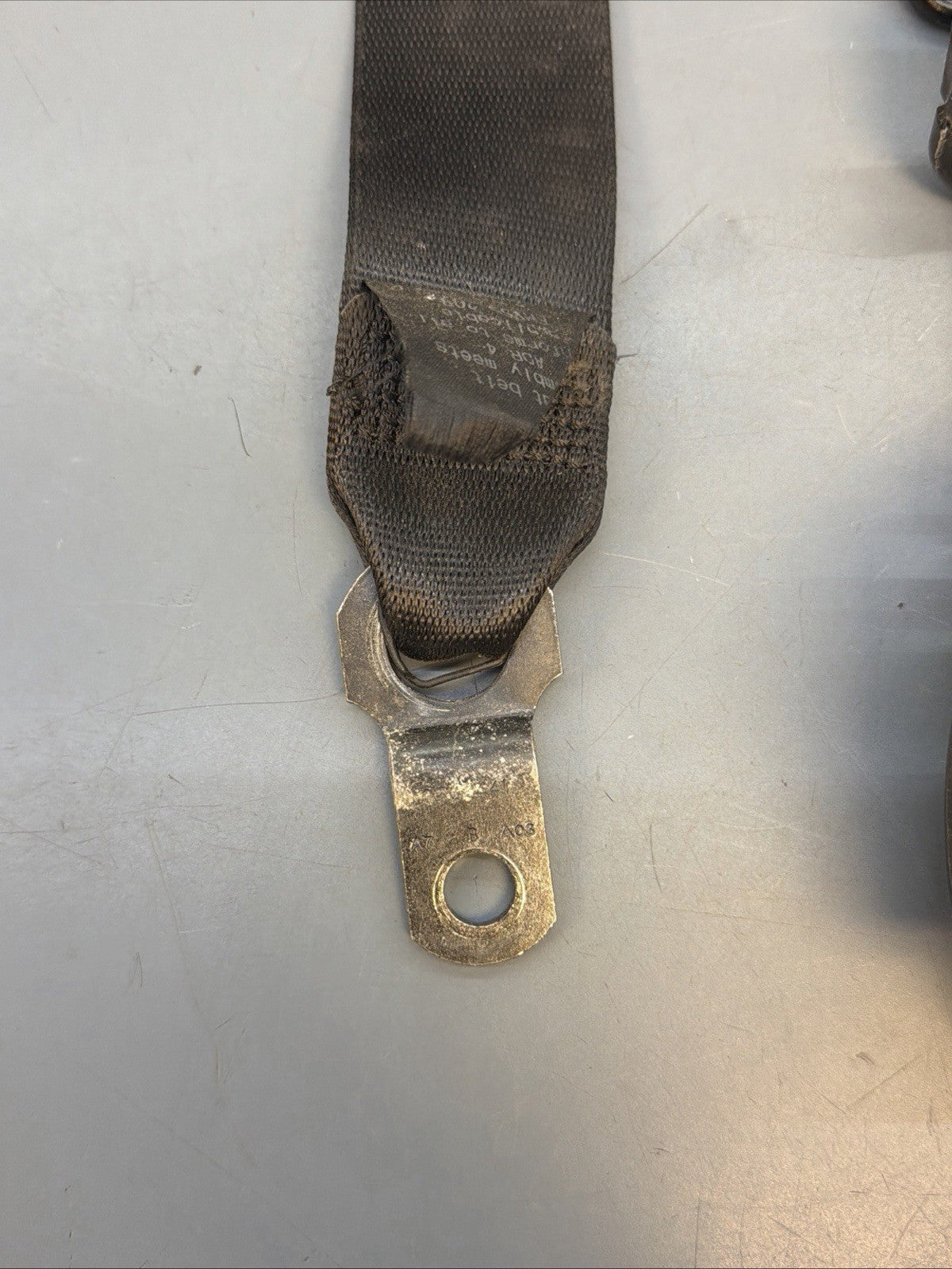 2001-2005 BMW 325I 325XI FRONT LEFT DRIVER SEAT BELT RETRACTOR 7009857 OEM