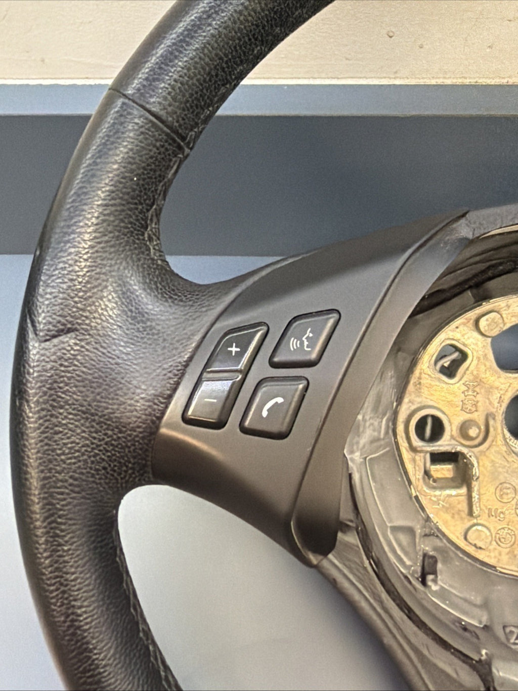 06-12 OEM BMW E90 E91 BASE Leather Steering Wheel Heated Multifunction 6795569