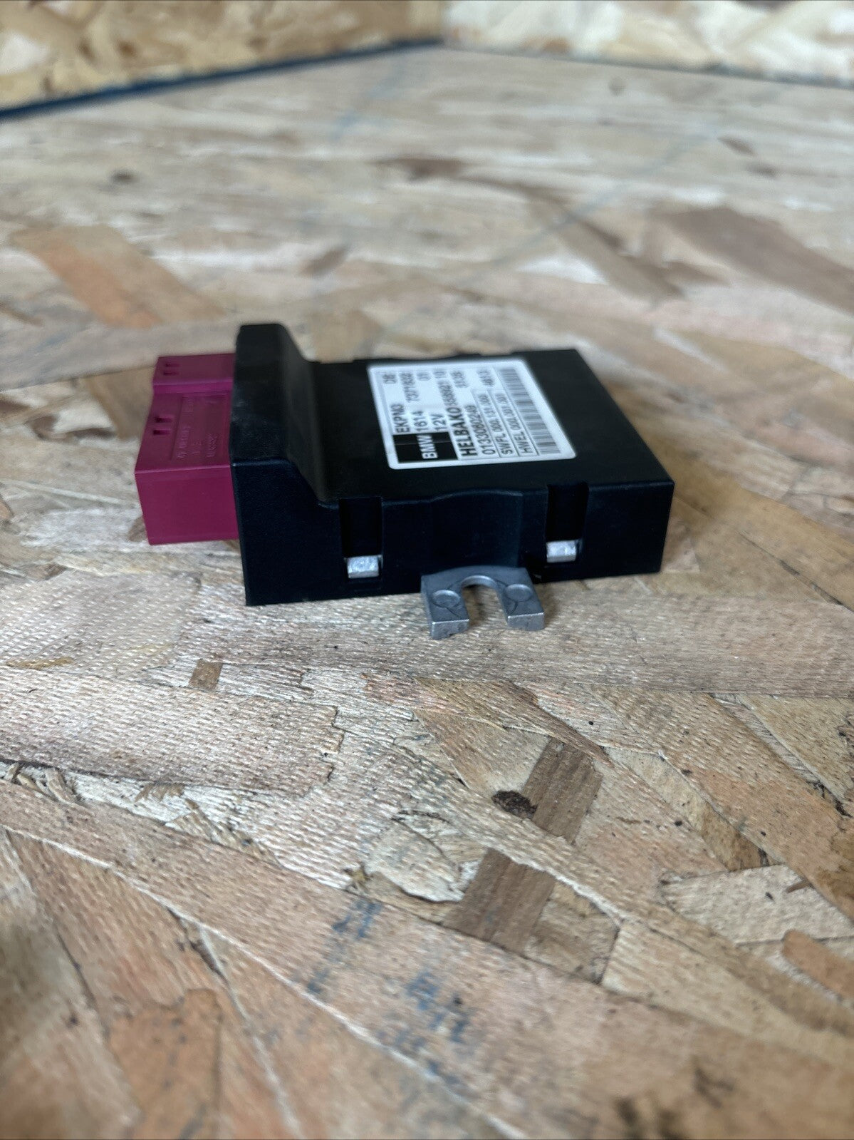 BMW 3 SERIES F30 F20 F21 F22 FUEL PUMP CONTROL UNIT NEW 11-17 OEM 16147426095