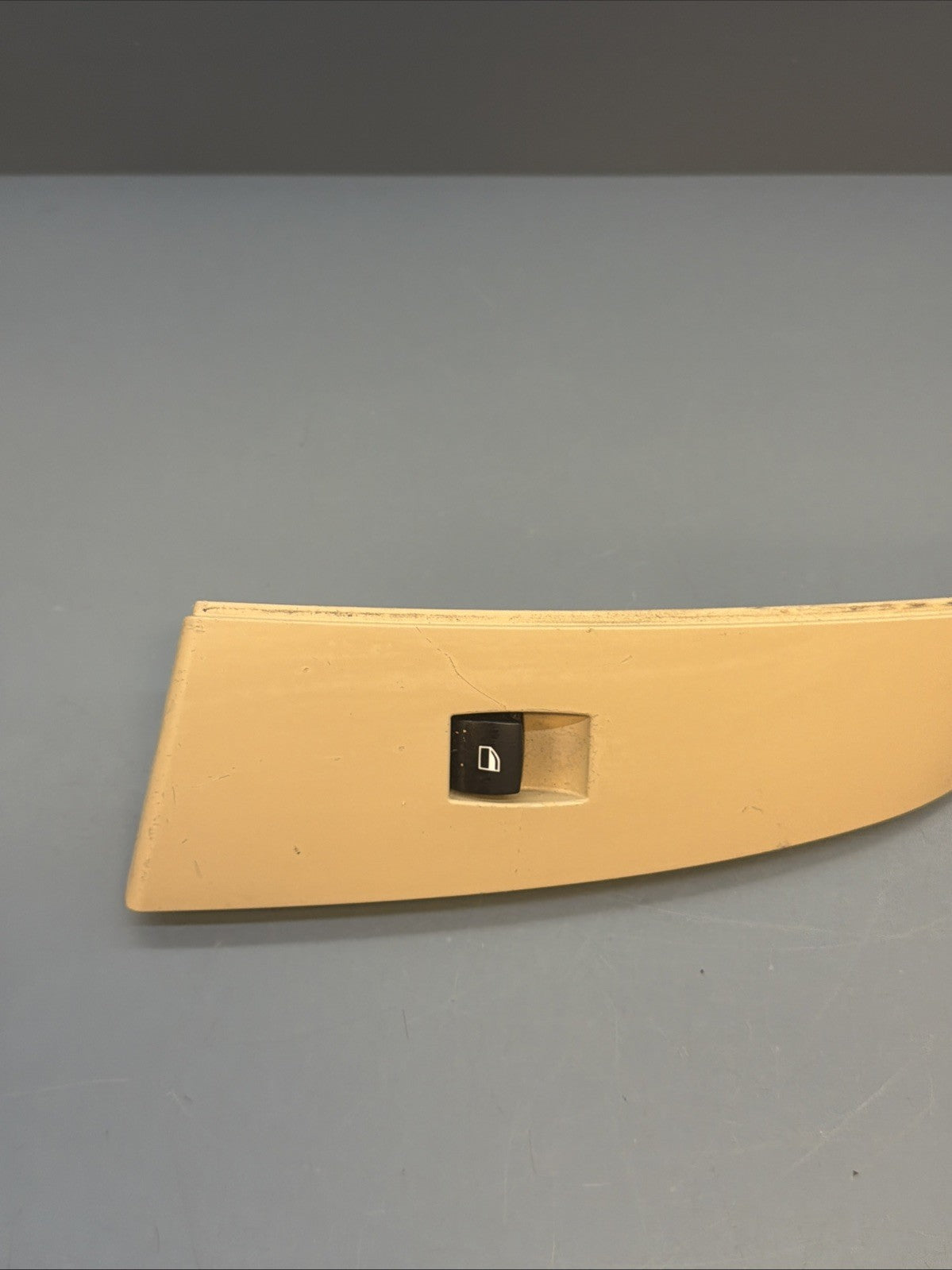 2004-2007 BMW E60 525i 530i 550i Front Right DOOR Window Switch TRIM 6951958