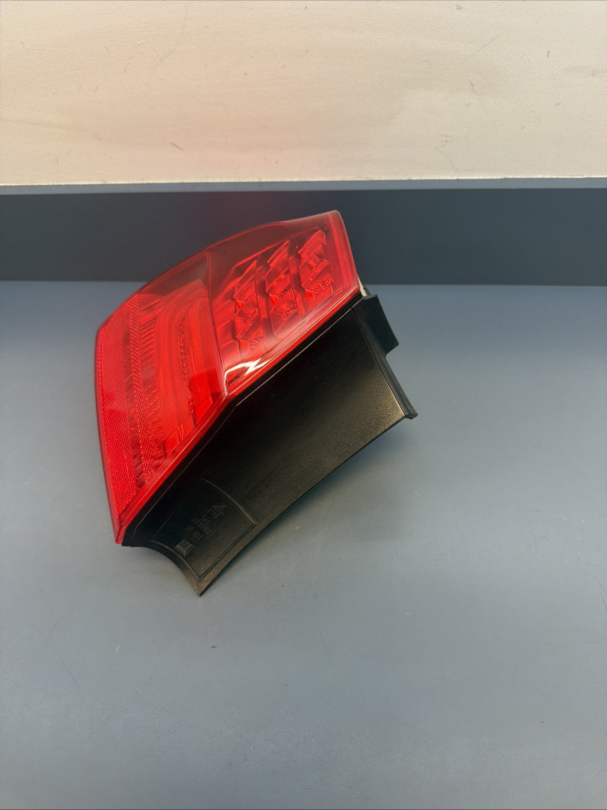 2009-2011 BMW 328i Xdrive 335i Rear Left Driver Side Tail Light 7289429 OEM
