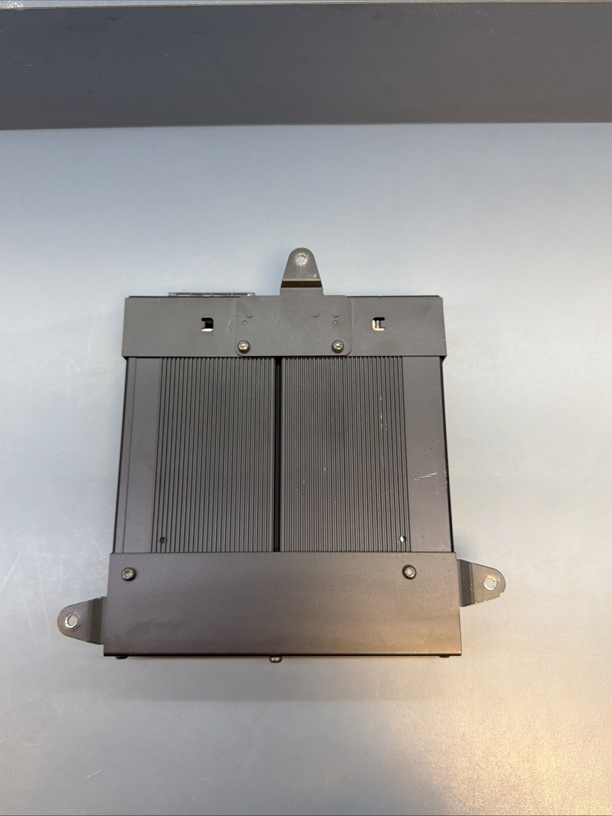 BMW 2001-2006 E46 RADIO AUDIO AMPLIFIER AMP OEM 6920594