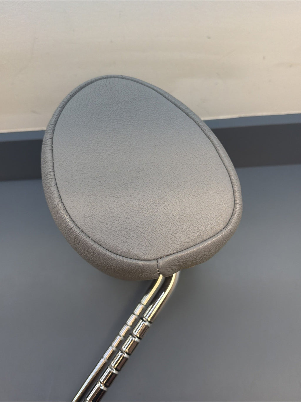 95-03 Bmw E39 5/7 Series Front Right or Left Upper Seat Head Rest Leather OEM