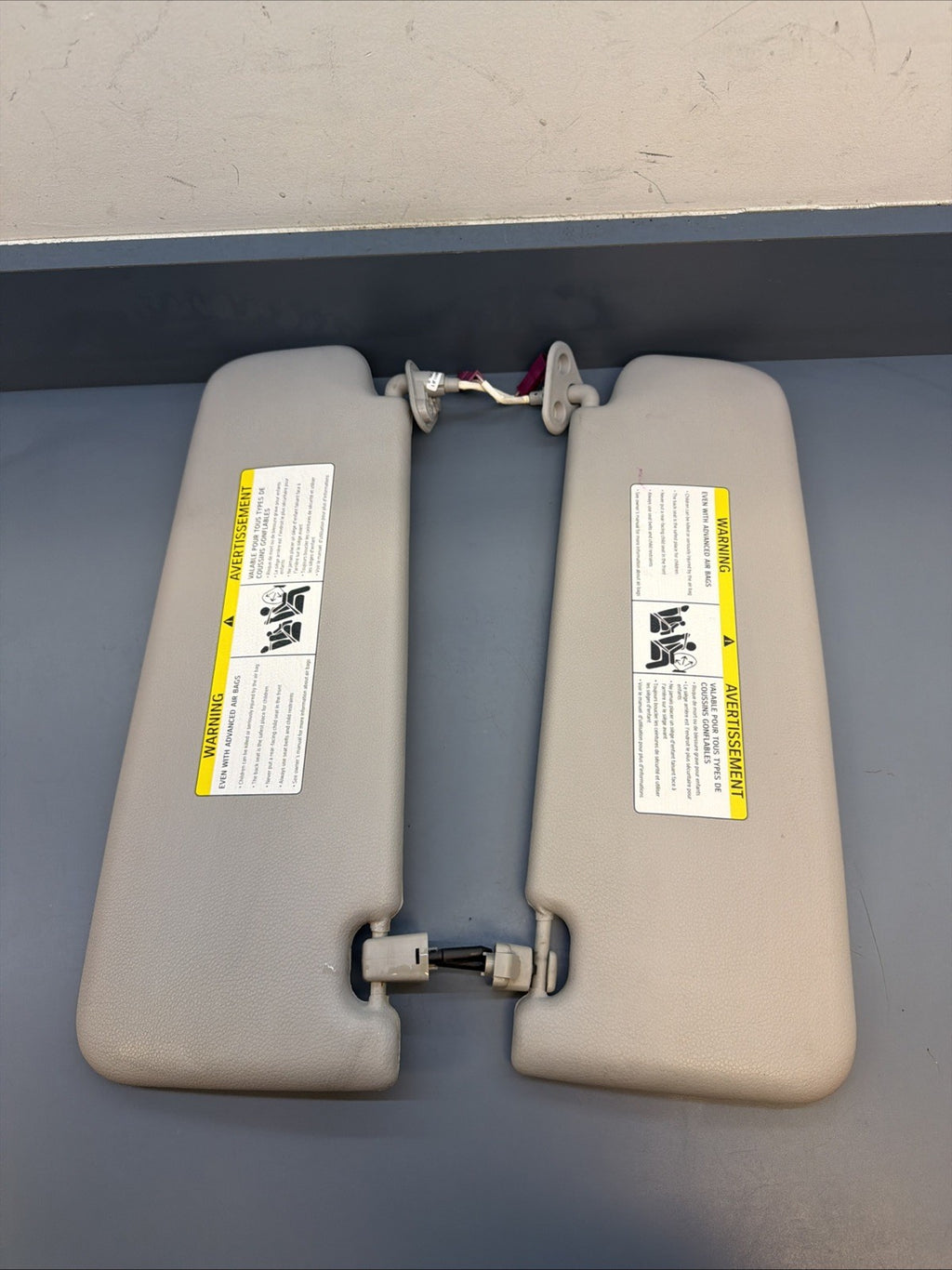 BMW E90 E91 E92 E93 Sun Visor Set OEM – Driver & Passenger Gray 6957369 6957370