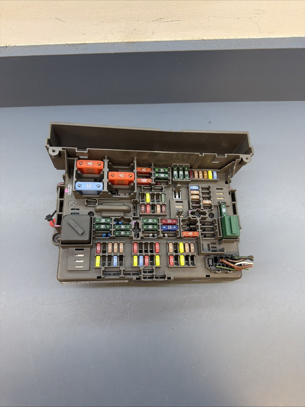 BMW 1 3 X1 Series E90 E91 E84 E87 Fuse Box Front Power Distribution 9119444