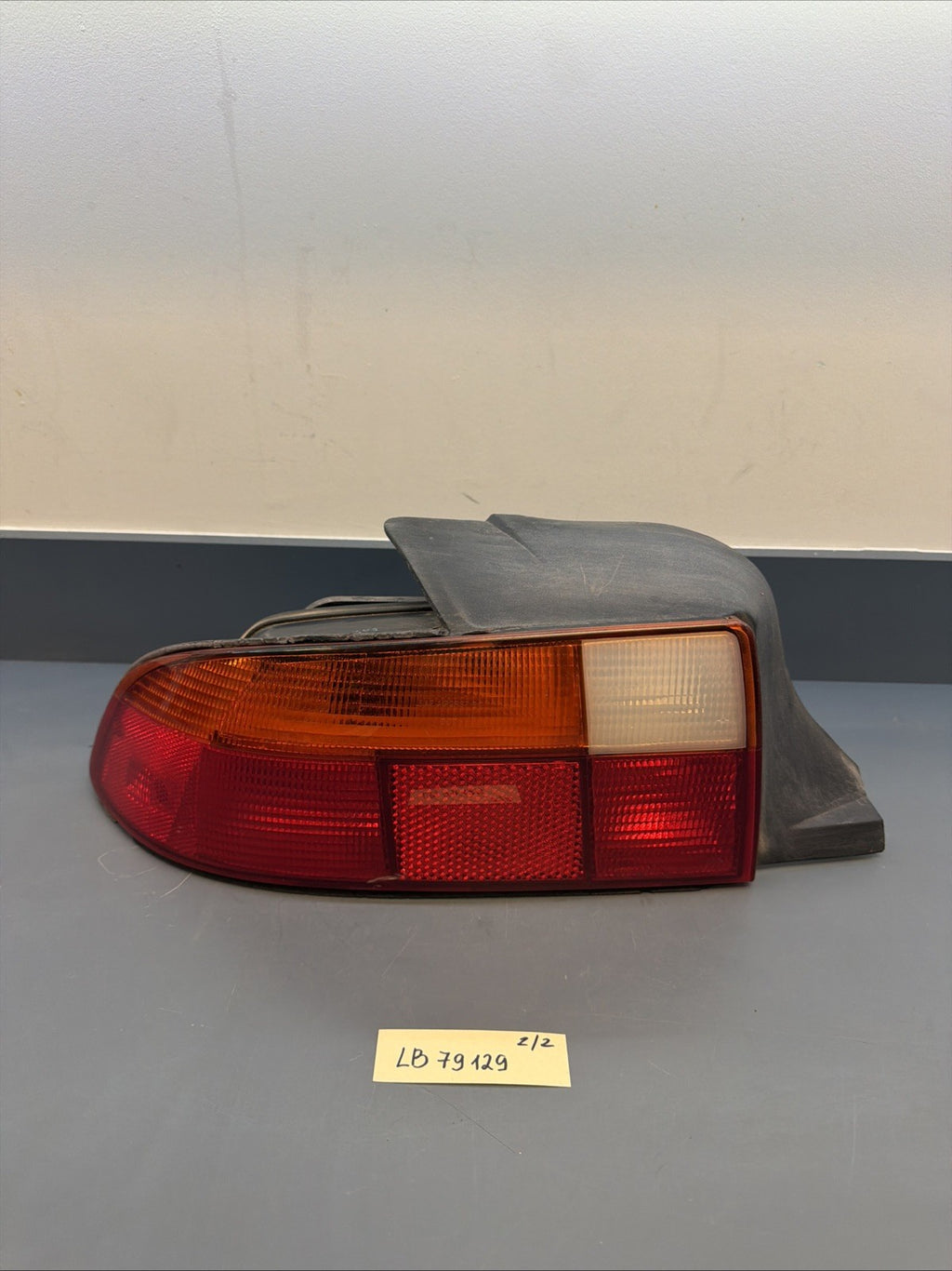 96-00 BMW Z3 ROADSTER REAR LEFT DRIVER SIDE TAIL LIGHT BRAKE STOP LAMP 8389713