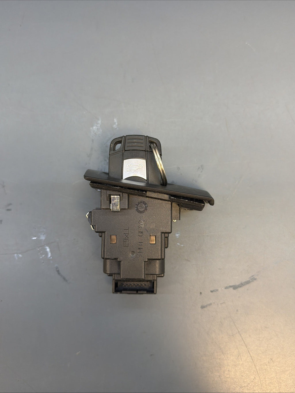 06-08 BMW E90 E91 E92 Engine Computer DME CAS KEY MSV70 N52 Auto OEM 7561817