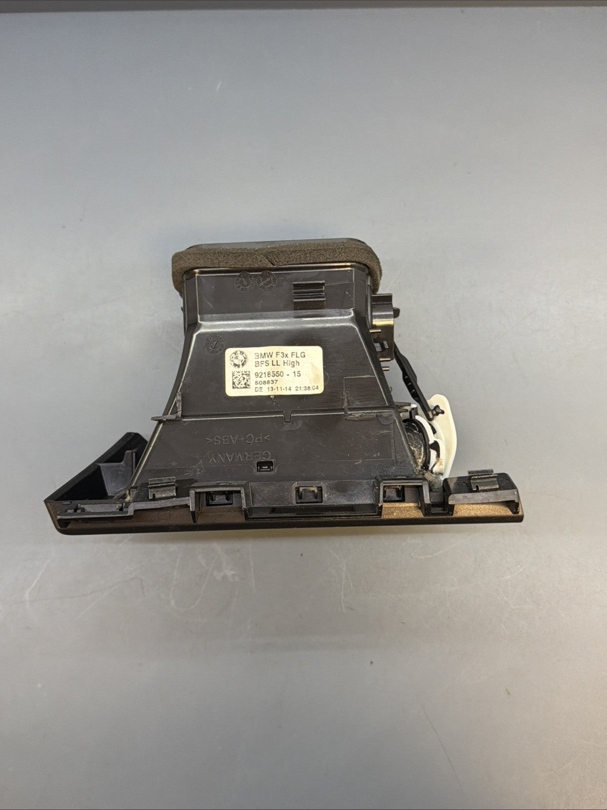 12-18 BMW 328i 320i Front Right Side Dash A/C Air Vent 9218550 Oem