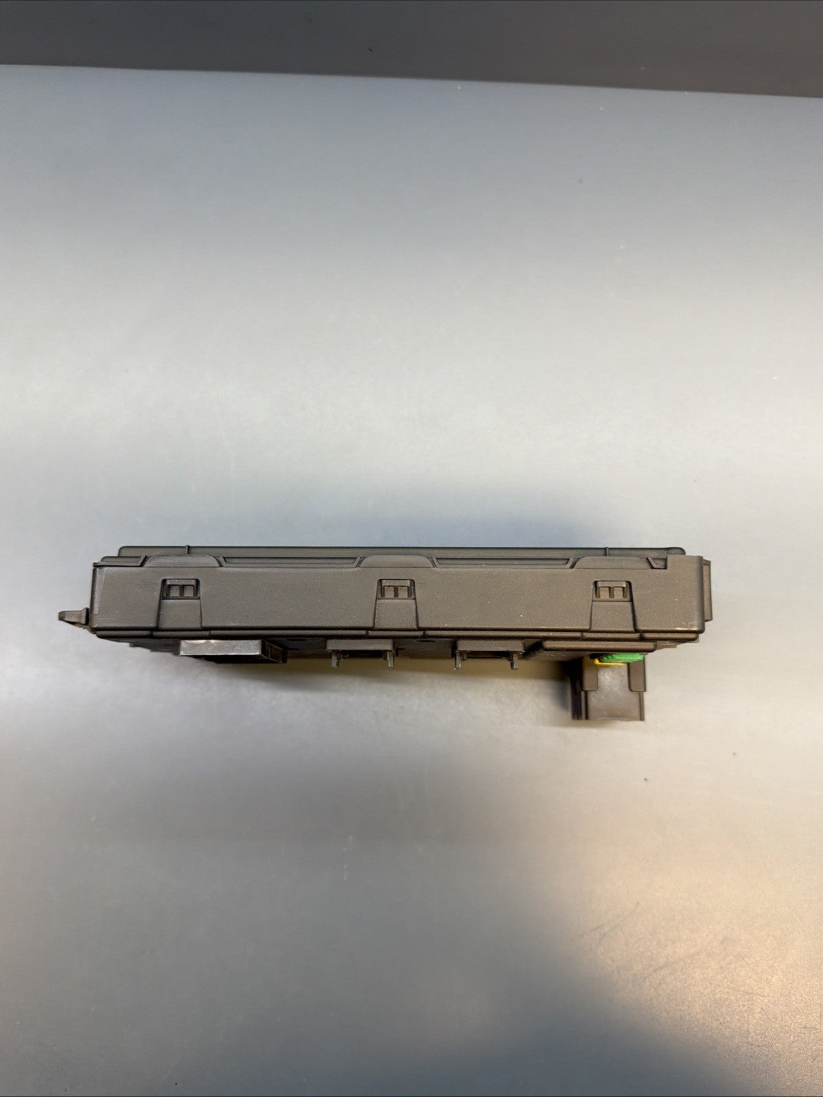 2012-2018 BMW 328I 335I 320I FUSE RELAY BOX JUNCTION MODULE 9329702