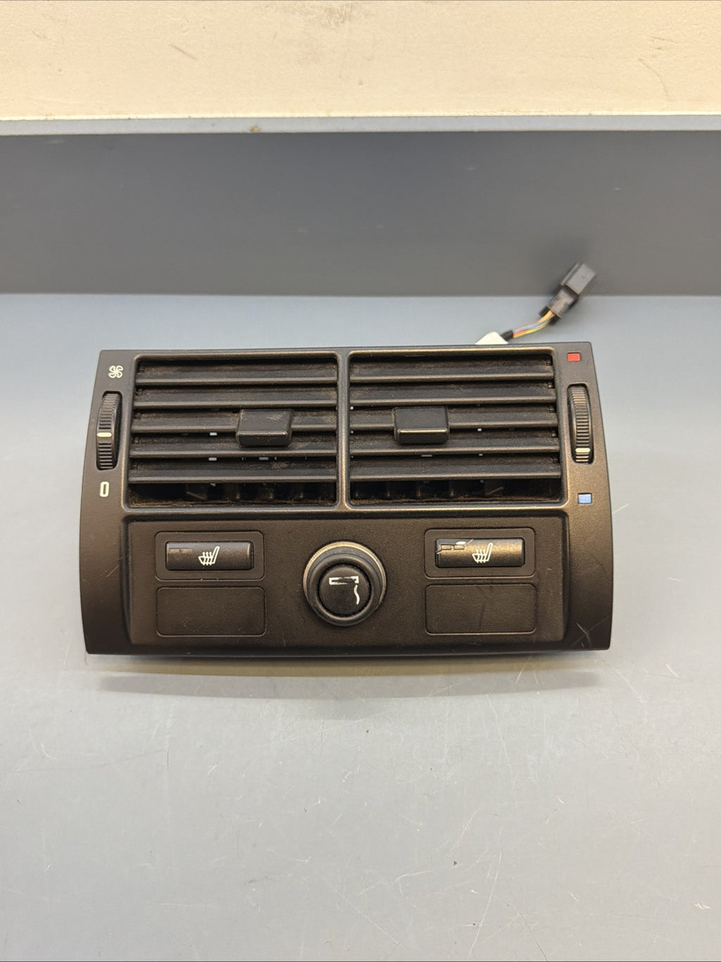 2000-2006 BMW E53 X5 Rear Center Console AC Air Vent OEM 8409081