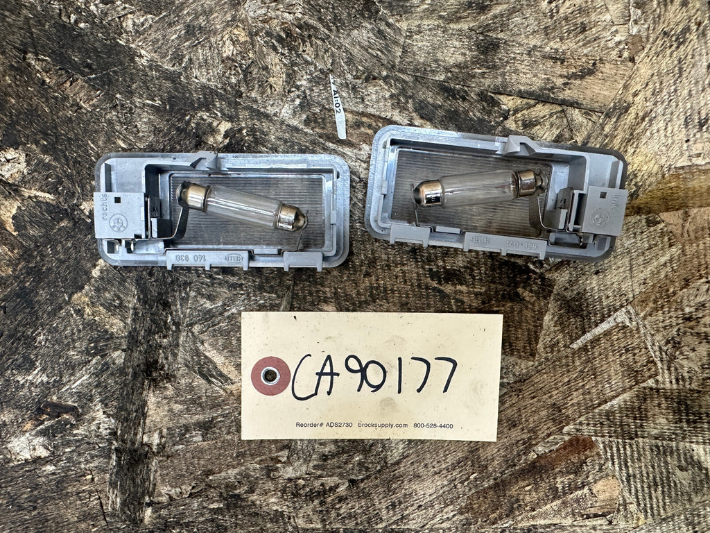 BMW 89-10 3 SERIES X3 X5 OVERHEAD SUNVISOR LIGHT OEM 6961995+6961996