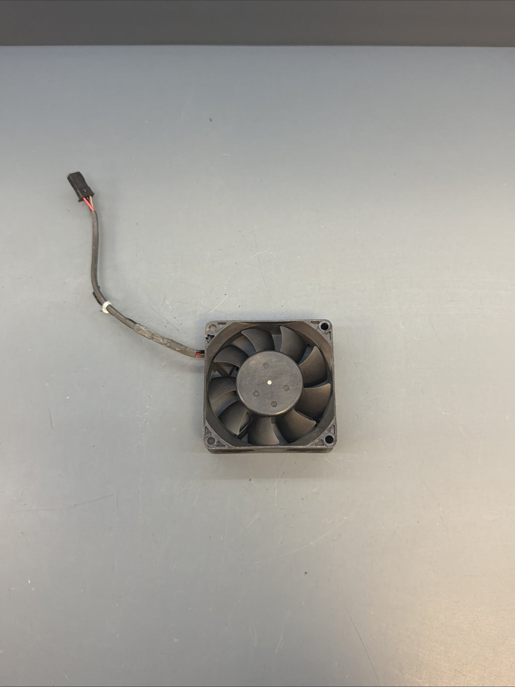 BMW E88 E90 E93 F10 F01 F02 F10 F13 Rear Cooling Fan Amplifier Motor 6983075
