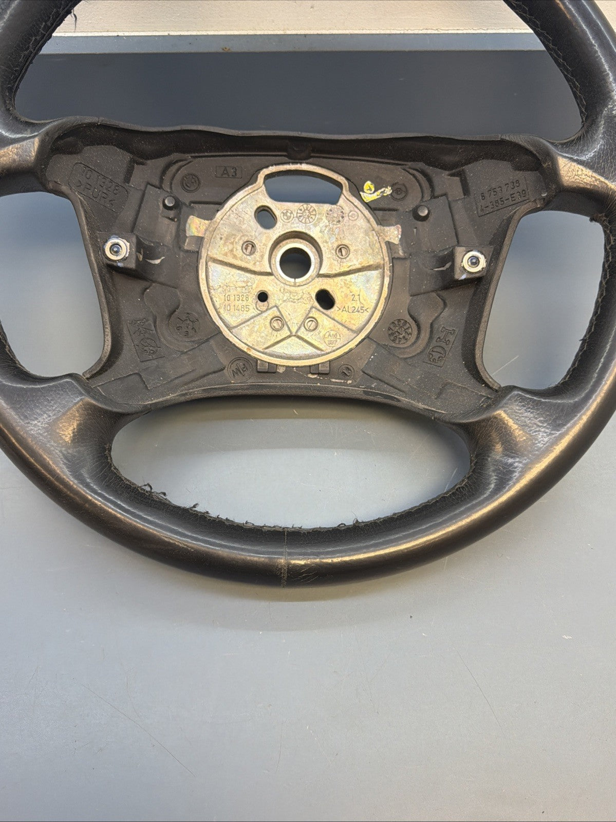 99-03 BMW E39 525i 530i 540i 4 Spoke Steering Wheel Black Leather 6753738 *NOTE*