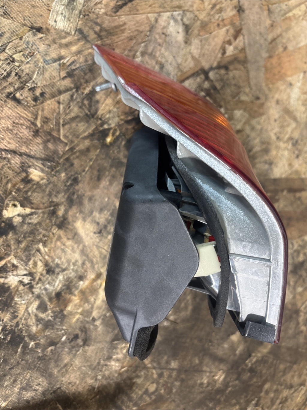 6907934; BMW 325i 330i 330xi 325xi E46 Sedan OEM Right Taillight Assembly 02-05