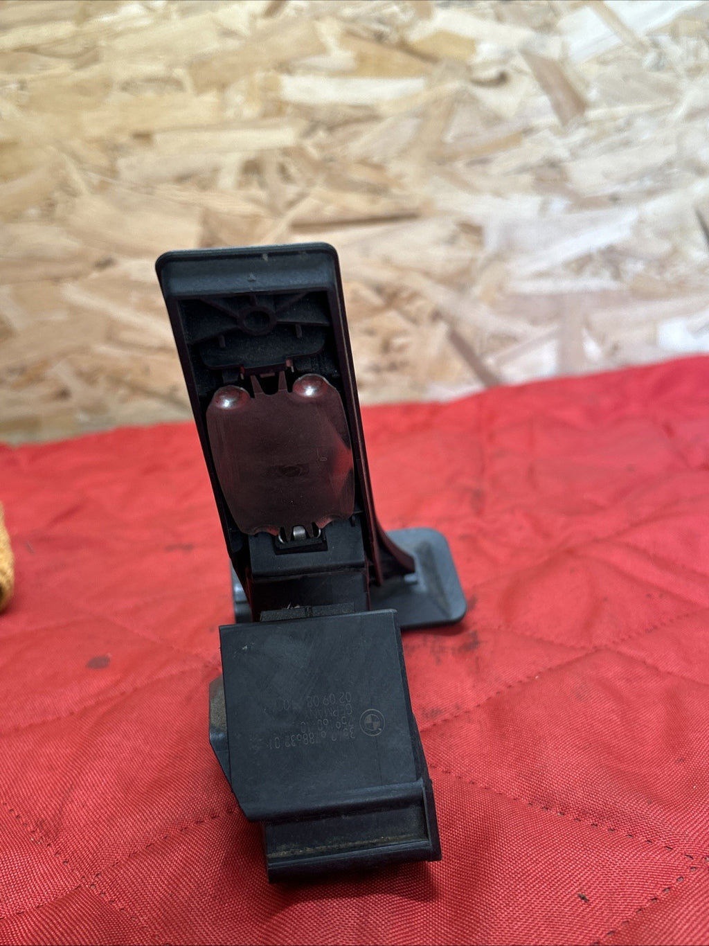 BMW E60 E70 E88 E90 E92 F10 F30 ACCELERATOR GAS PEDAL SENSOR OEM 6788632