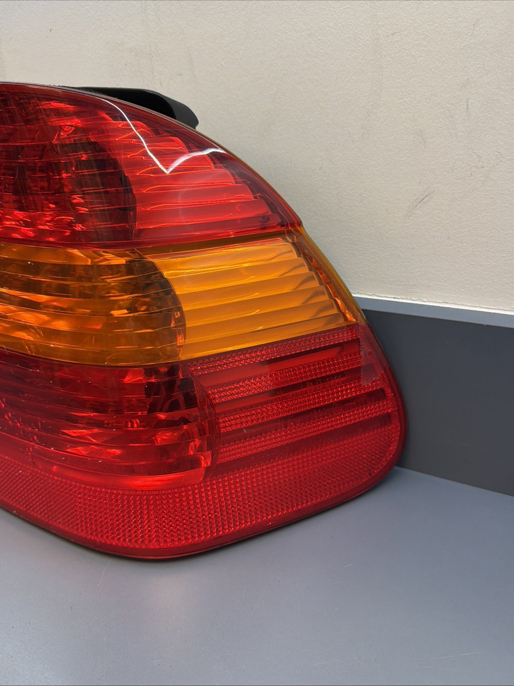 02-05 BMW E46 325i 325xi 330i Sedan Rear Right Tail Light Assy 6946534 OEM