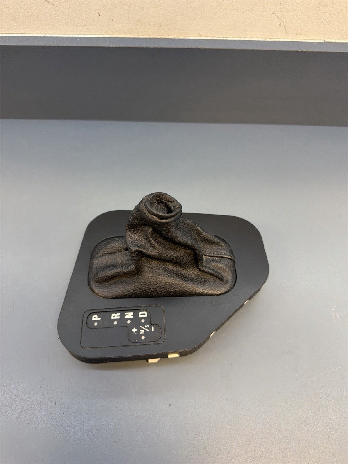 97-03 BMW E39 528i Auto Gear Shifter Selector Cover Boot Trim 8256277 Oem