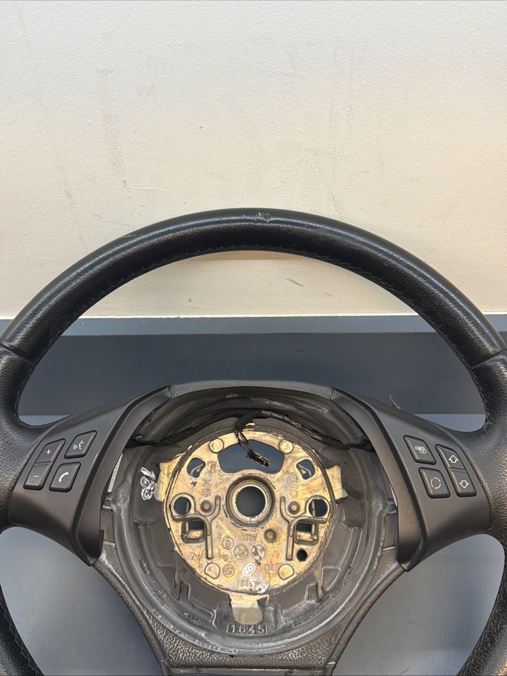 06 - 12 BMW 328 330 E90 E92 335i Steering Wheel With Multifunctional Buttons OEM