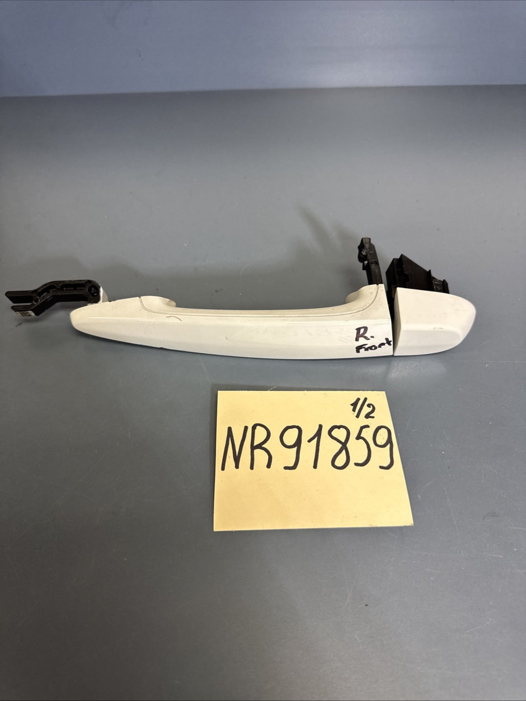 BMW F31 F30 F80 2014 Door Handle Front Right Exterior 7329366 OEM