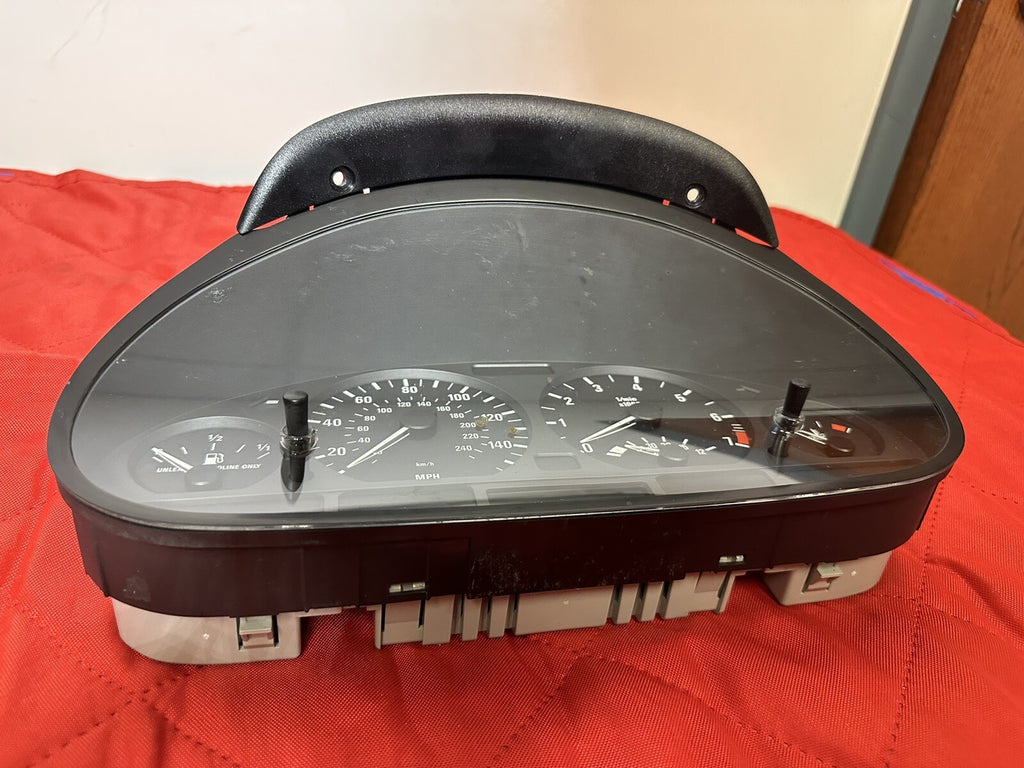 02-06 BMW 325i E46 SPEEDOMETER INSTRUMENT CLUSTER UNIT 111K MILES 6932902