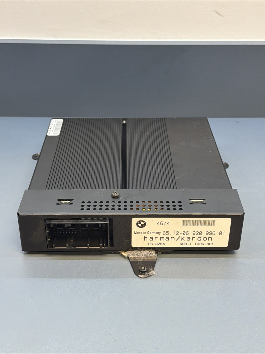 2000 01 02 03 04 2005 BMW 330i RADIO AUDIO AMPLIFIER HARMAN KARDON OEM 6920996