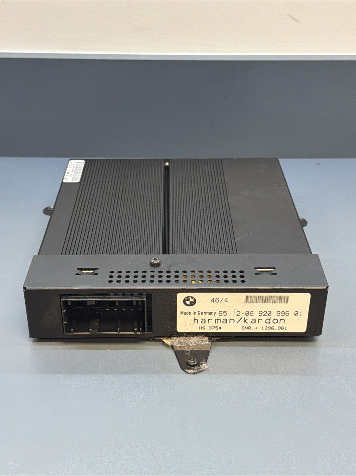 2000 01 02 03 04 2005 BMW 330i RADIO AUDIO AMPLIFIER HARMAN KARDON OEM 6920996