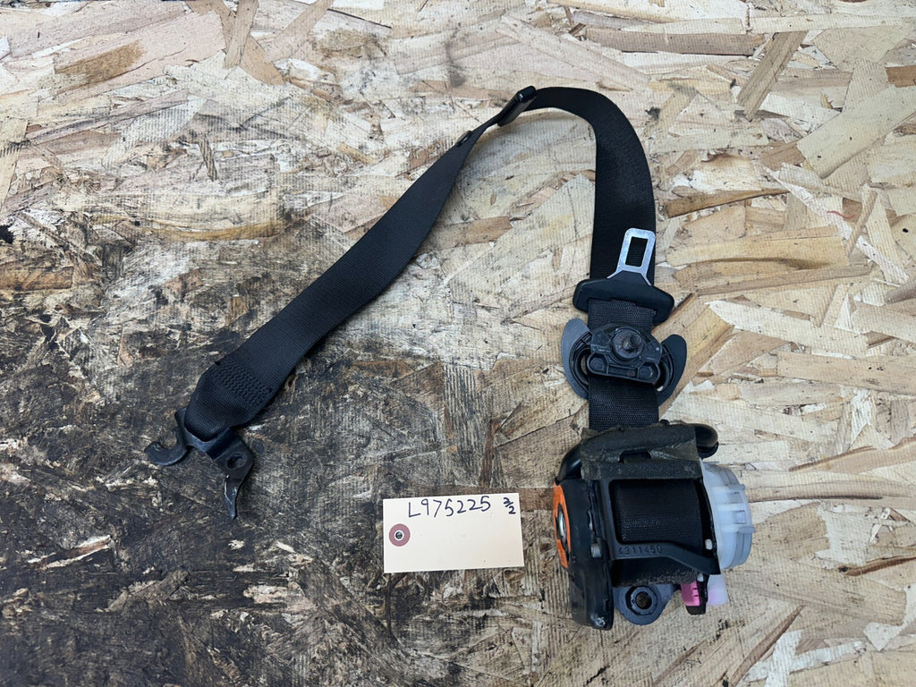 BMW 2011-2017 F25 X3 FRONT LEFT DRIVER SIDE SEATBELT RETRACTOR OEM 3066322