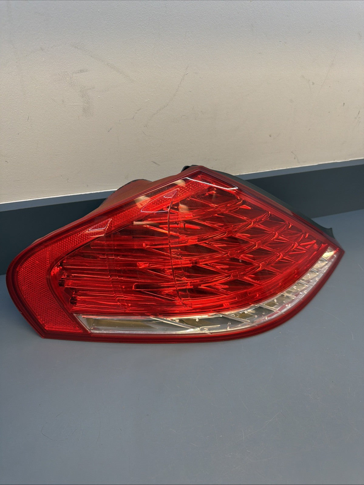 2008-2010 BMW 650i E63 E64 LEFT DRIVER SIDE TAIL LIGHT TAILLIGHT OEM 7177069