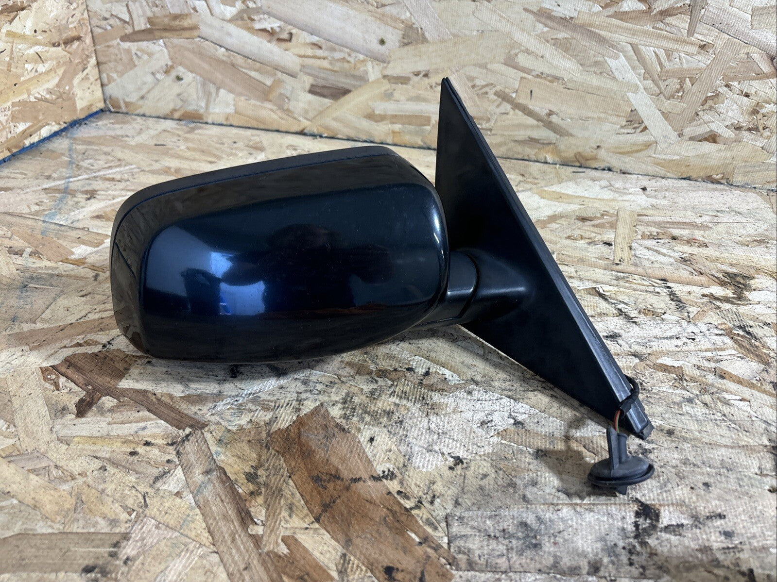 2006 BMW 530,530I,E60 Right Side View Mirror Gray OEM F0123116 / E1010748 TC0262