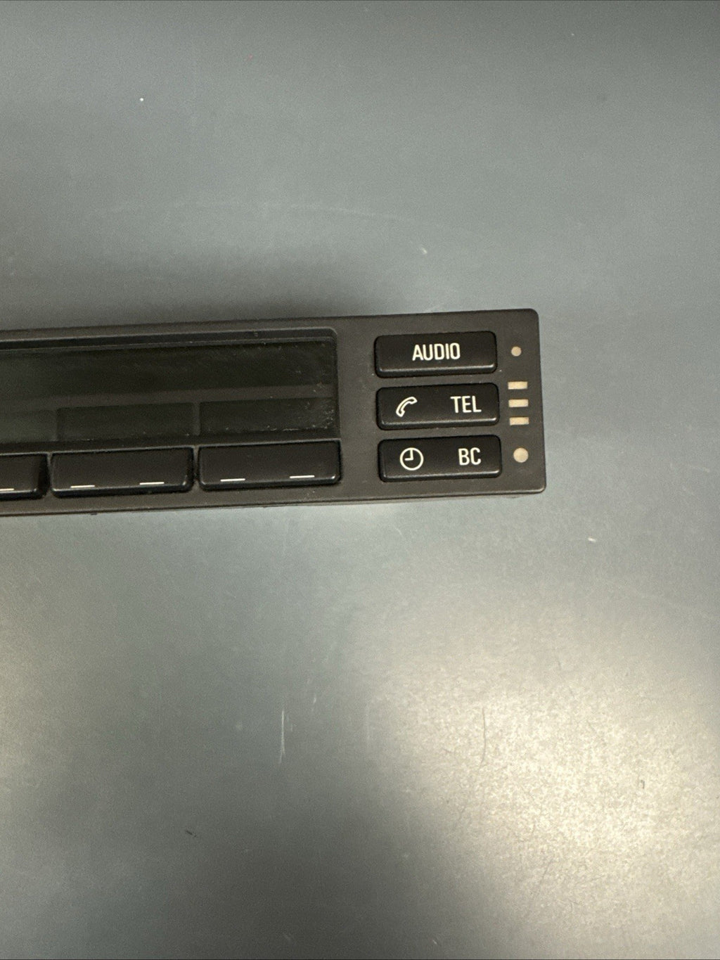 BMW E38 7-Series Information Display Radio Module Control Unit Panel 8352408