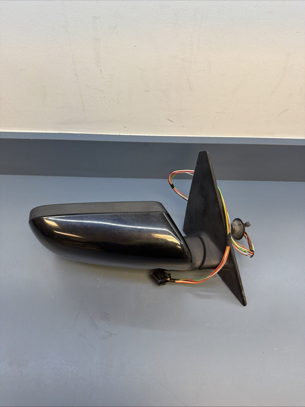BMW 1995-2001 E38 7 SERIES GREEN PASSANGER SIDE MIRROR OEM 010371 BLACK