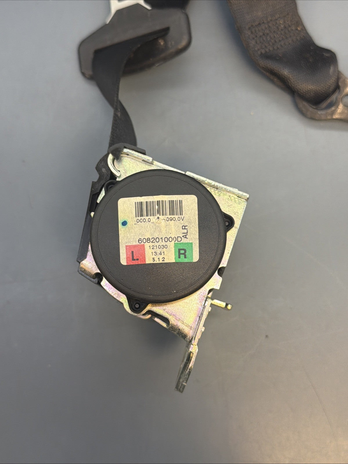 OEM Rear Right Or Left Seatbelt FOR 2012 2013 2014 2015 BMW X1 E84 608201000D