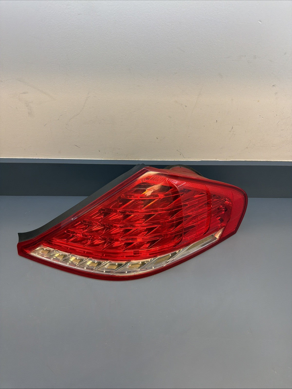 06-10 BMW E63 E64 650i M6 Rear Right Tail Light Lamp Assembly OEM 7177070