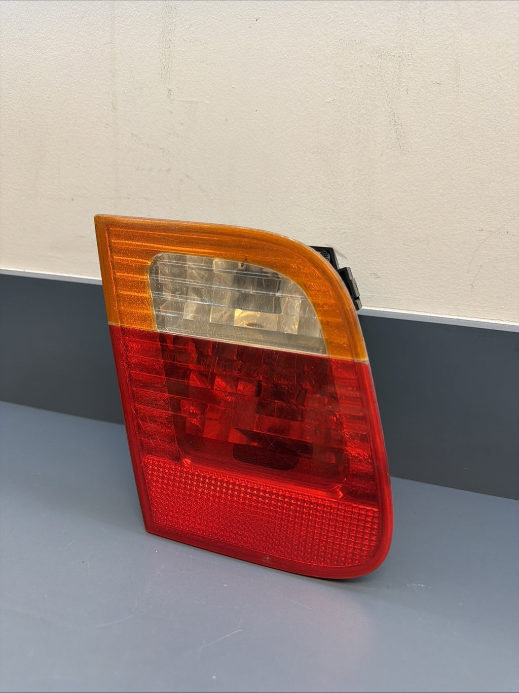 02-05 BMW E46 3 Series Sedan Rear Left Driver Side Inner Taillight Lamp 6907937