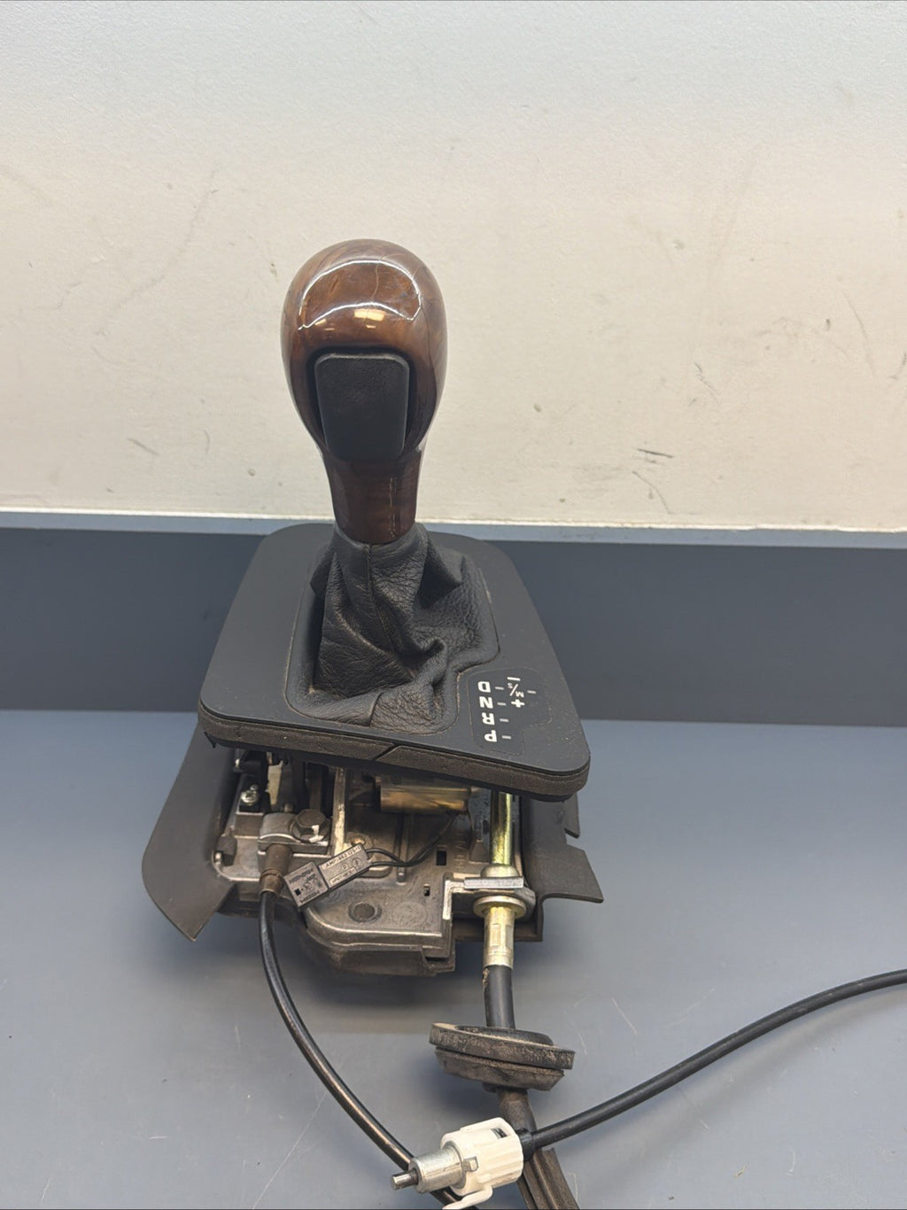 2000-2006 BMW 3 SERIES AUTOMATIC TRANSMISSION SHIFTER 1422277