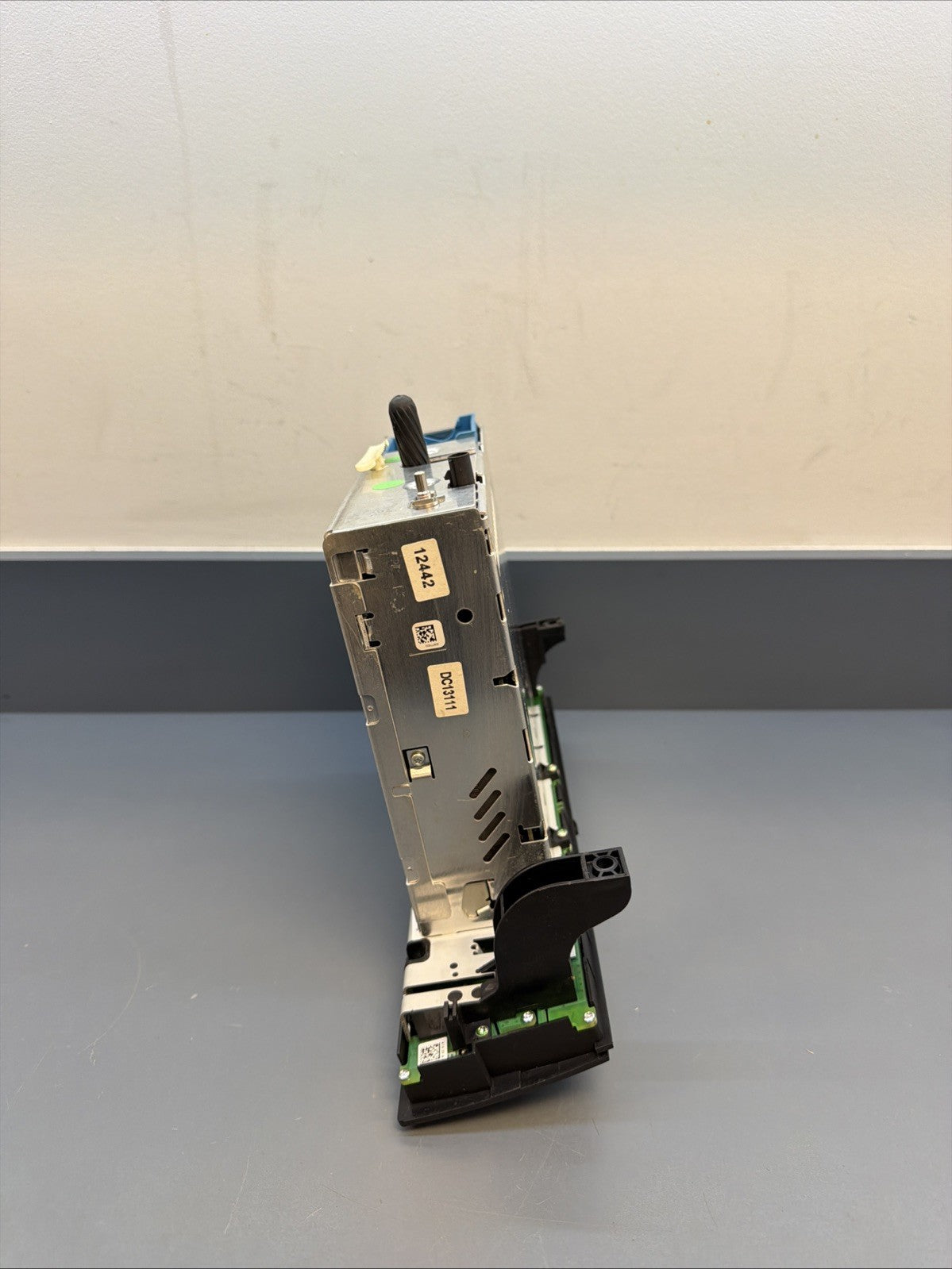 BMW 2006-2012 E90 AM/FM CD AUDIO RADIO PLAYER OEM 9258179